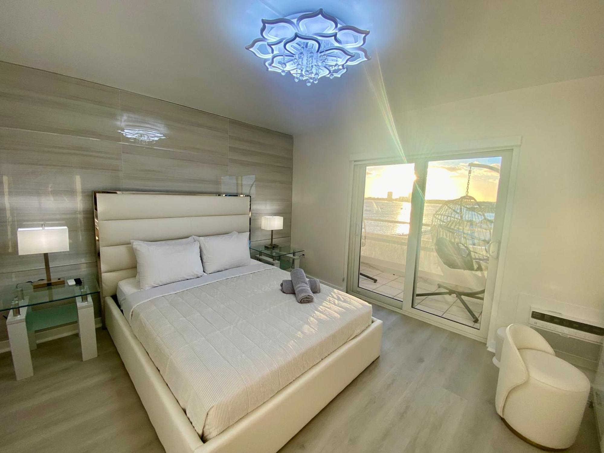 Panoramic Luxurious Waterfront One Bedroom Apartment With Miami Skyline View Free Parking 5Min Drive To Miami Beach Exterior photo