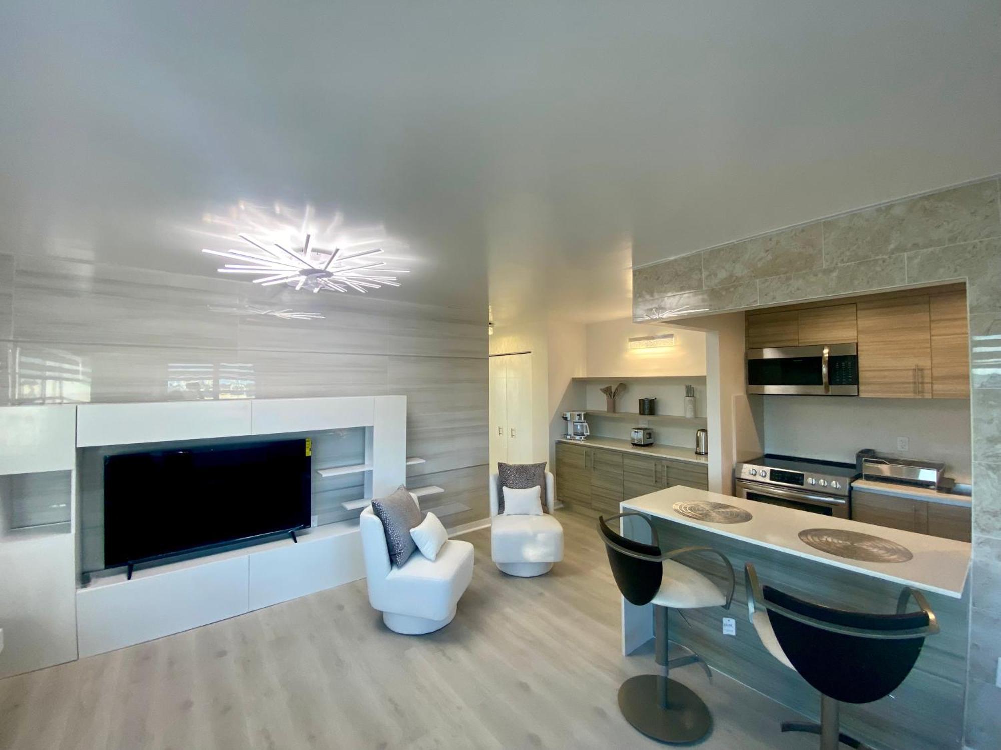 Panoramic Luxurious Waterfront One Bedroom Apartment With Miami Skyline View Free Parking 5Min Drive To Miami Beach Exterior photo