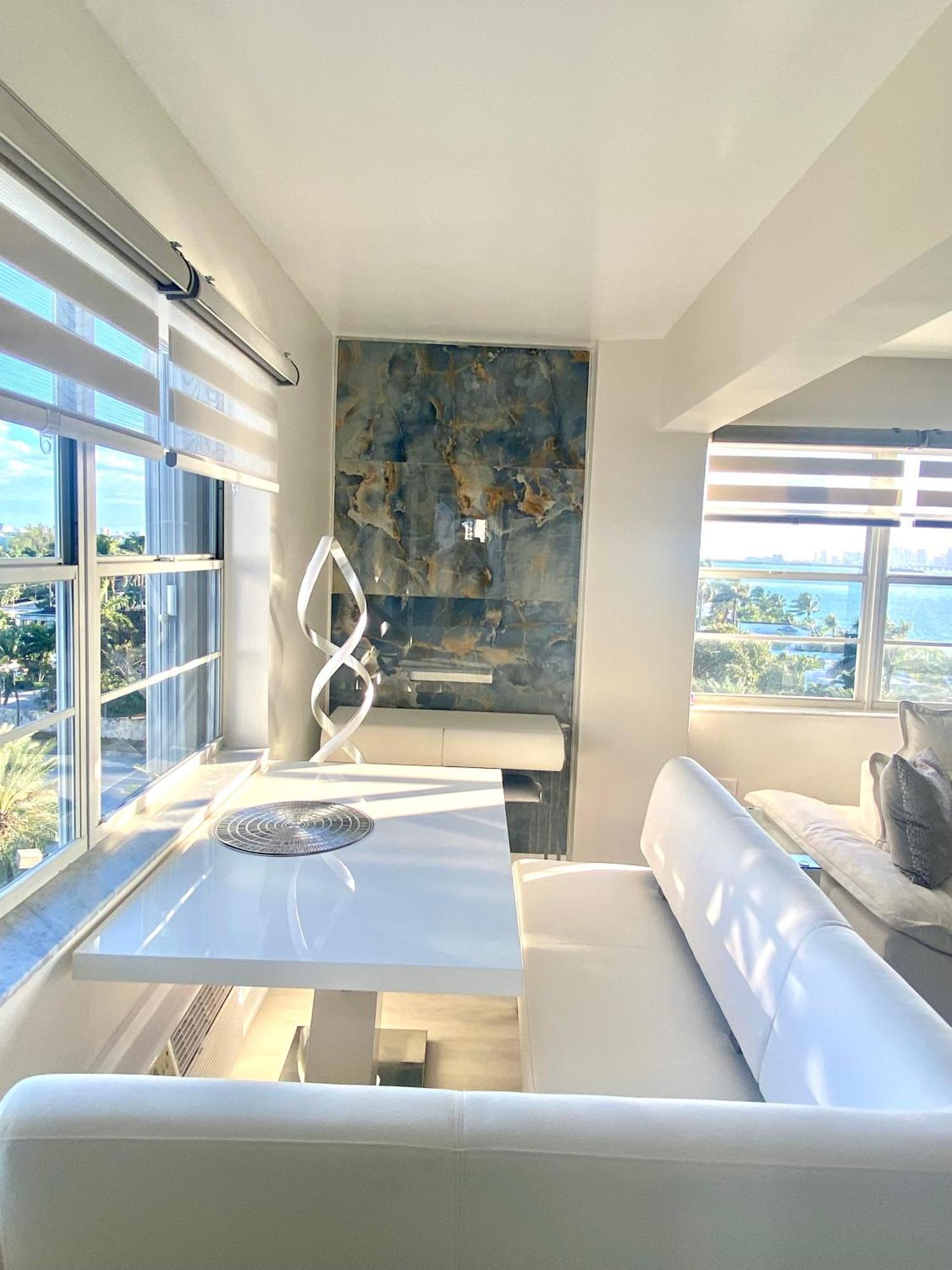 Panoramic Luxurious Waterfront One Bedroom Apartment With Miami Skyline View Free Parking 5Min Drive To Miami Beach Exterior photo